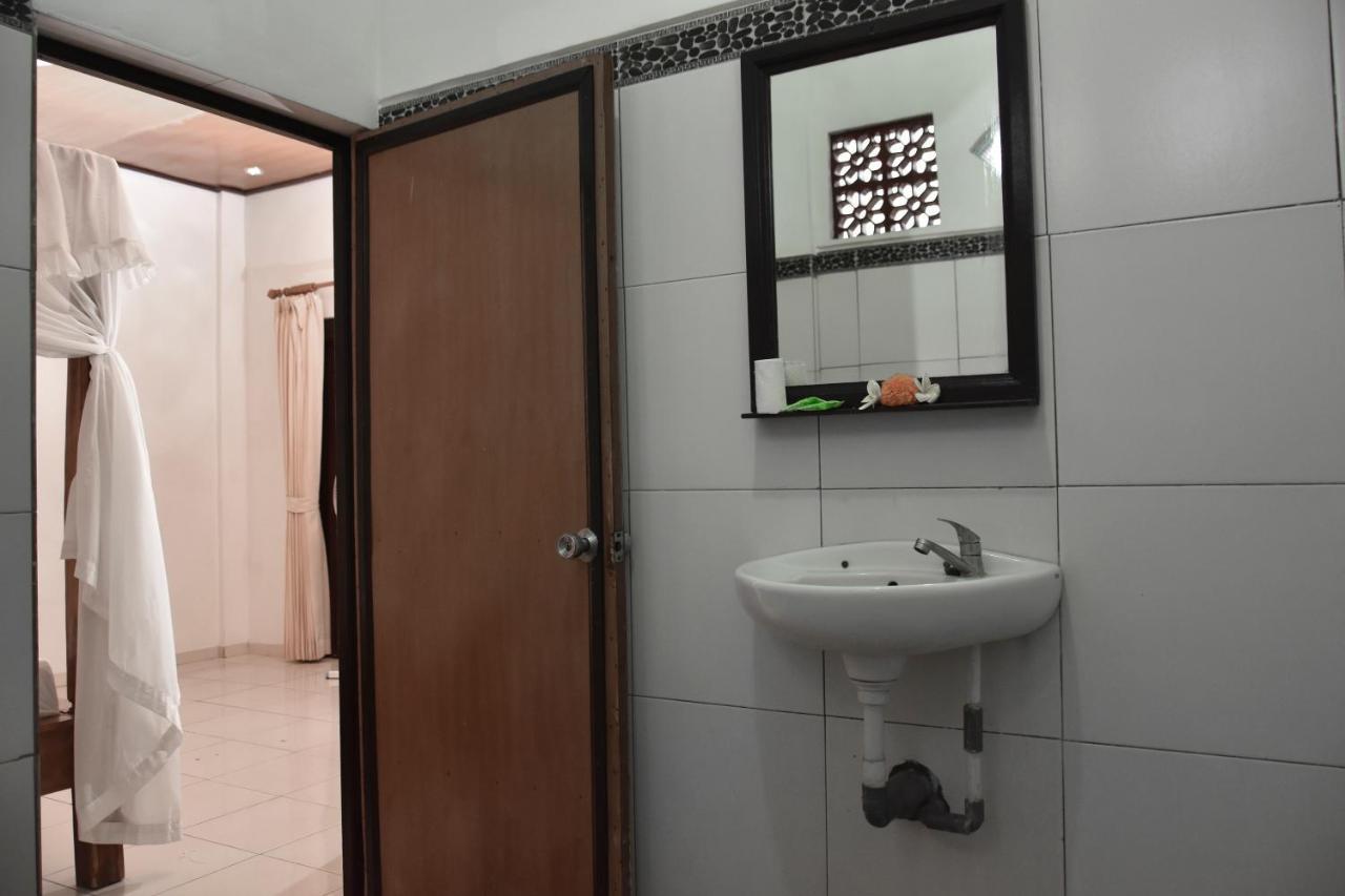 Warung Ombak Homestay アメッド エクステリア 写真