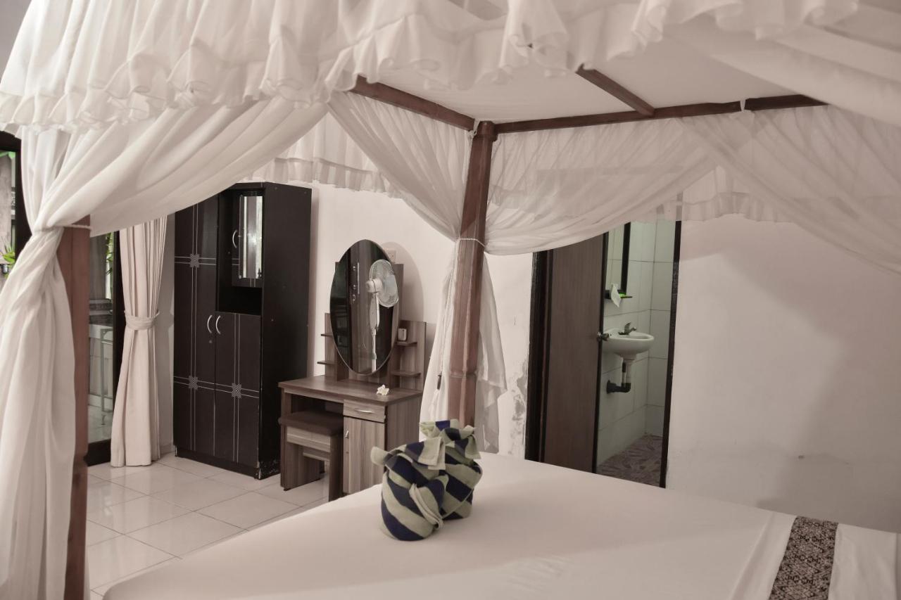 Warung Ombak Homestay アメッド エクステリア 写真